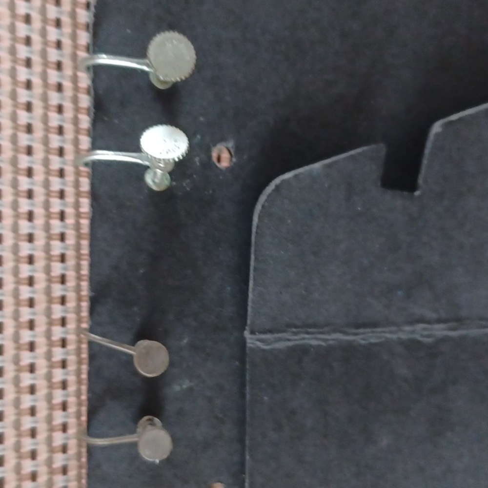 Earings - Picture 4 of 4